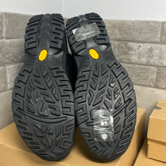 UGG BUTTE - Picture 3 of 5